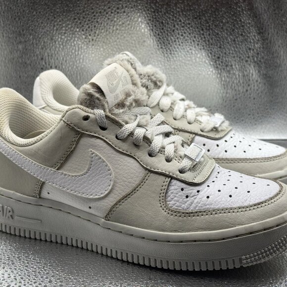 RARE 🚀 Size 5.5 Nike Wmns Air Force 1 '07 Low 'Light Bone' DC1165-001‎ - Picture 8 of 11